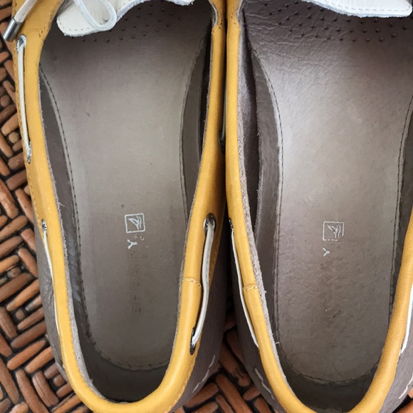Sperry Topsider in size 8.5 - Picture 4 of 10